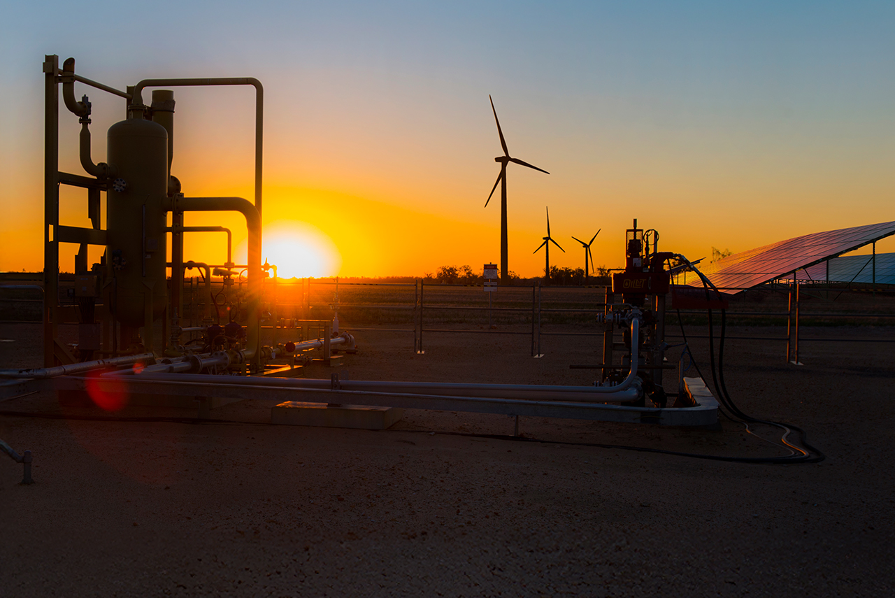 sunset_with_gas_solar_and_wind_1280x855